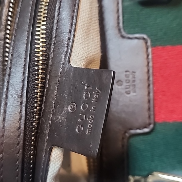 Gucci Boston GG Small Boston Leather Bag, gift paper, and a hard box. - Picture 13 of 16